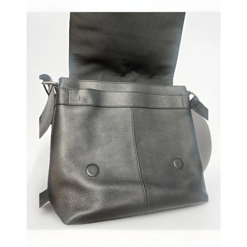 Coach Sullivan Messenger Black Pebbled Leather Crossbody Bag H1861 F29276